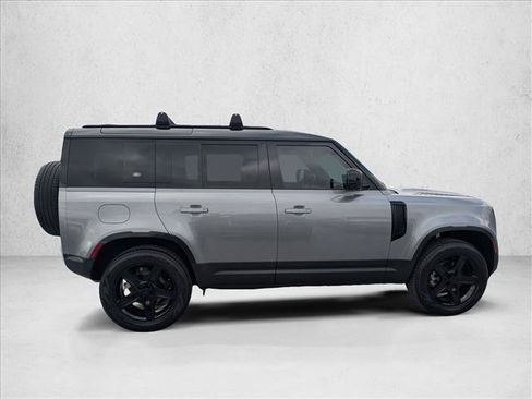 Used 2023 Land Rover Defender 110 S AWD/4WD image 4