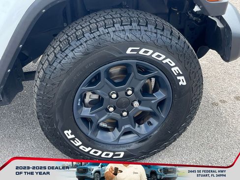 Used 2023 Jeep Gladiator Willys image 21