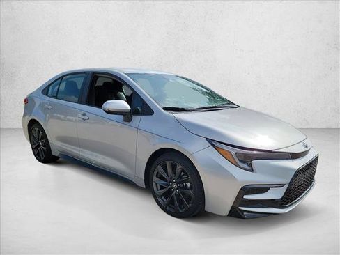 Used 2024 Toyota Corolla SE FWD image 4