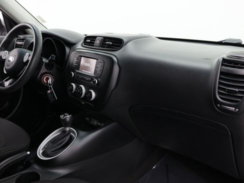 Used 2019 Kia Soul FWD image 37