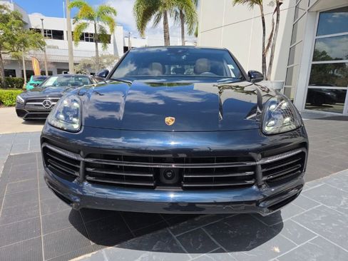 Used 2021 Porsche Cayenne Coupe image 17