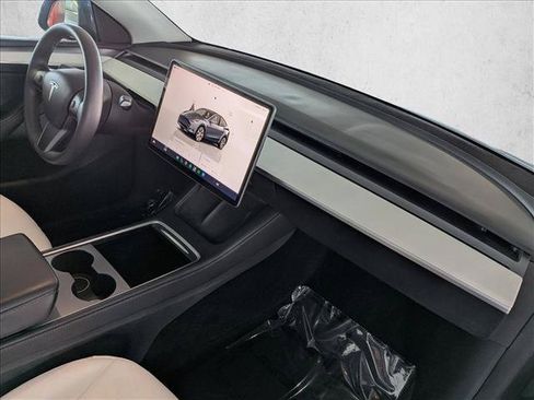 Used 2023 Tesla Model Y Long Range AWD/4WD image 23