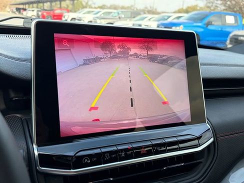 Used 2024 Jeep Compass Trailhawk image 10