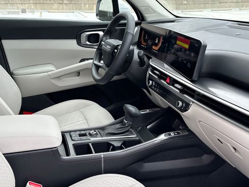 New 2026 Kia Sorento S w/ S Panoramic Sunroof Package image 13