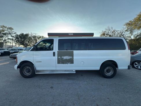 Used 2002 Chevrolet Express 3500 Extended Passenger RWD image 2