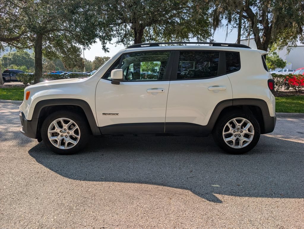 Used 2018 Jeep Renegade Latitude FWD image 4