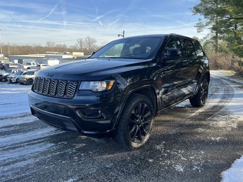 Used 2021 Jeep Grand Cherokee Laredo X image 9