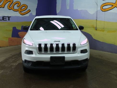 Used 2014 Jeep Cherokee Sport w/ Cold Weather Group image 3