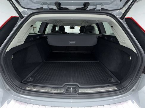 Used 2026 Volvo V60 B5 Cross Country Plus w/ Protection Package Premier AWD/4WD image 13