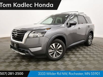 Used 2023 Nissan Pathfinder SL