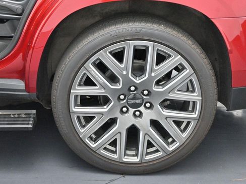 Used 2025 GMC Yukon Denali Ultimate AWD/4WD image 45