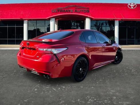Used 2019 Toyota Camry SE w/ Carpet Mat Package FWD image 3