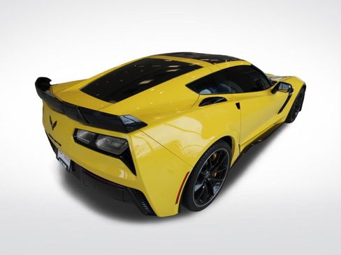 Used 2019 Chevrolet Corvette Z06 RWD image 3