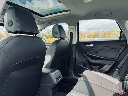 Used 2021 Volkswagen Jetta SE image 27