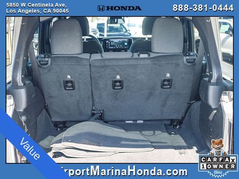 Used 2025 Jeep Wrangler Unlimited Rubicon AWD/4WD image 14