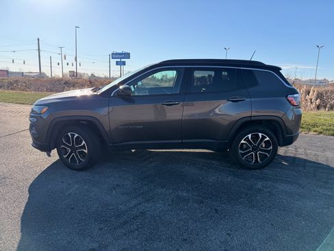 Used 2024 Jeep Compass Limited image 2