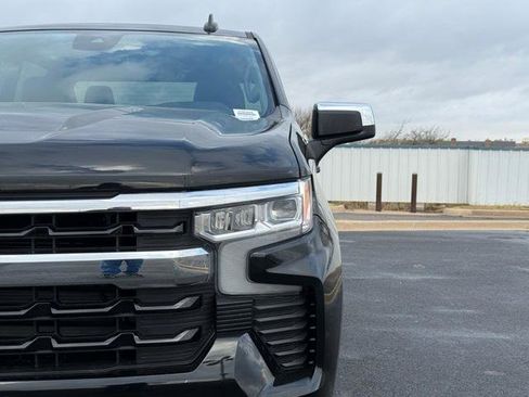 Used 2025 Chevrolet Silverado 1500 LT image 6