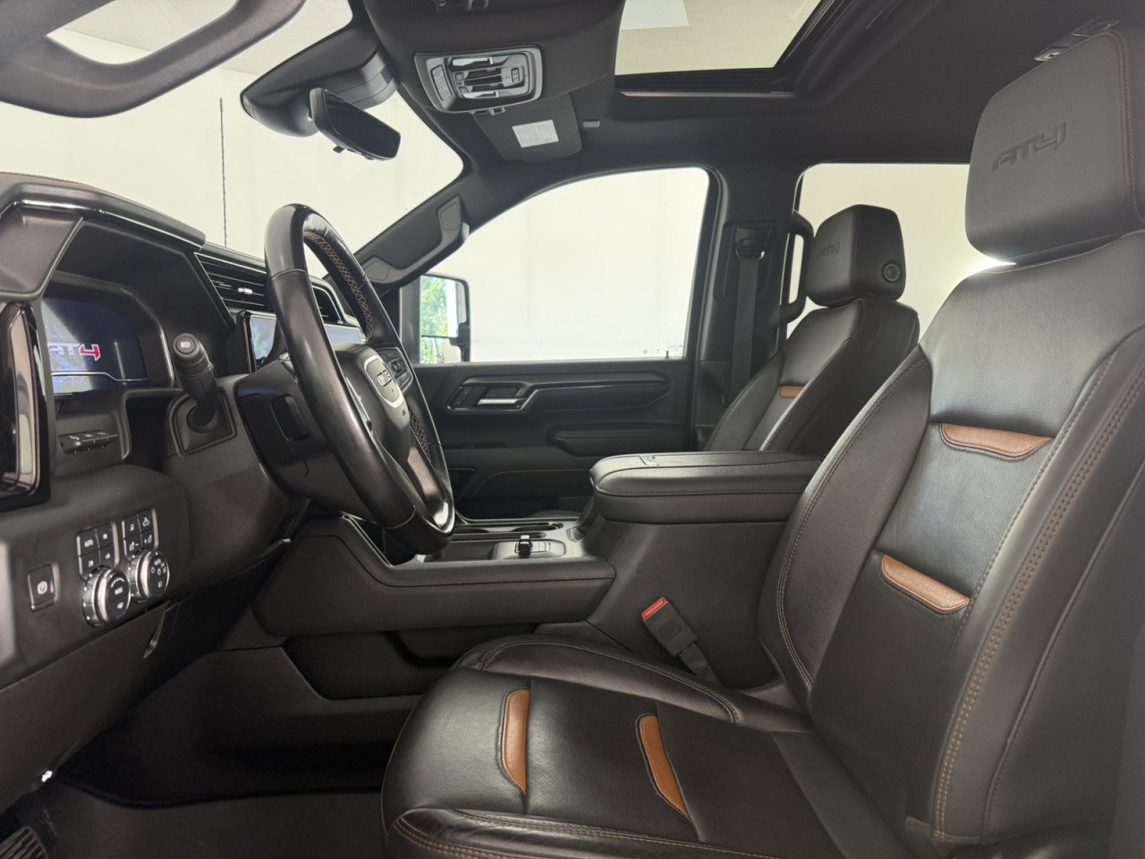 Used 2024 GMC Sierra 3500 AT4 w/ Technology Package AWD/4WD image 17