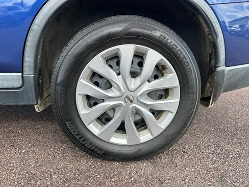 Used 2018 Nissan Rogue S AWD/4WD image 42