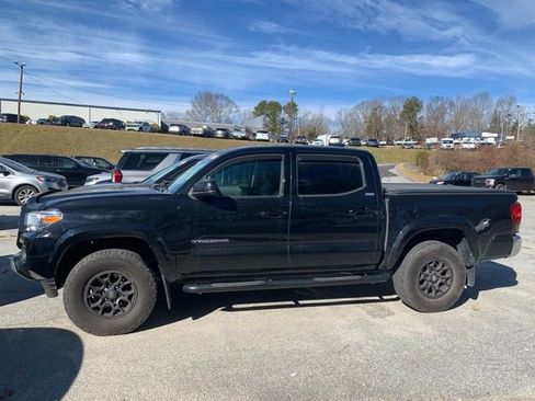Used 2019 Toyota Tacoma SR5 image 16