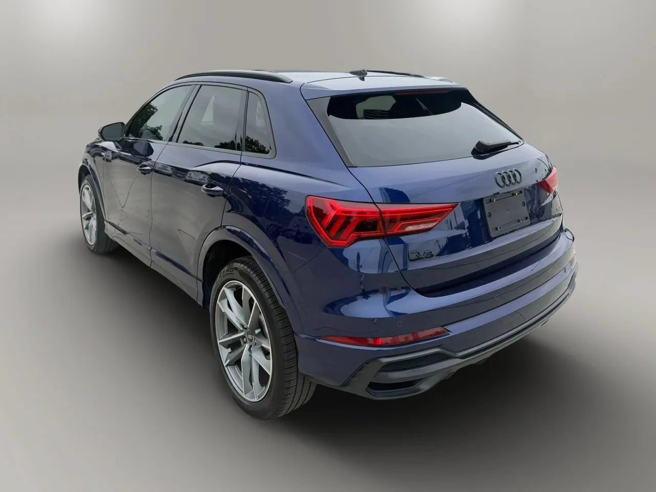 Used 2022 Audi Q3 2.0T Premium w/ Black Optic Sport Package AWD/4WD image 5