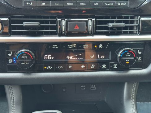 Used 2022 Nissan Pathfinder Platinum w/ Cargo Package FWD image 28
