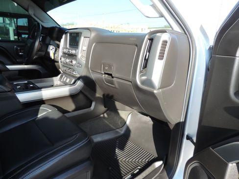 Used 2016 Chevrolet Silverado 3500 LT w/ LT Convenience Package image 15