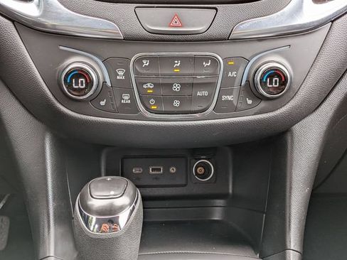 Used 2021 Chevrolet Equinox LT AWD/4WD image 17