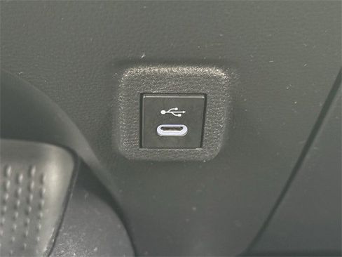 Used 2025 Toyota Corolla SE image 22