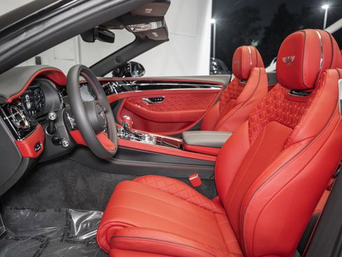Used 2023 Bentley Continental GT V8 image 19