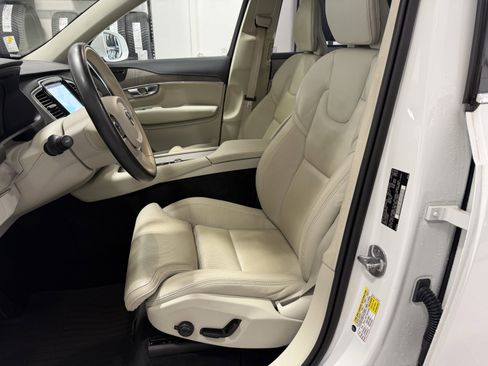 Used 2023 Volvo XC90 B6 Ultimate w/ Lounge Package AWD/4WD image 12