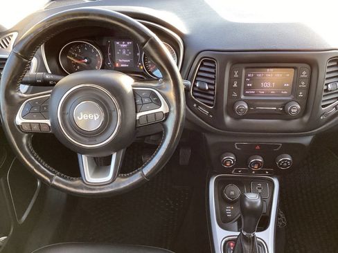 Used 2018 Jeep Compass Latitude w/ Cold Weather Group AWD/4WD image 14