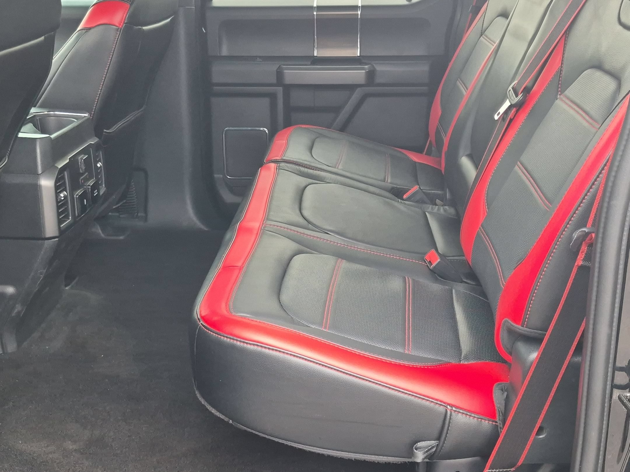 Used 2019 Ford F150 Lariat w/ Equipment Group 502A Luxury AWD/4WD image 24