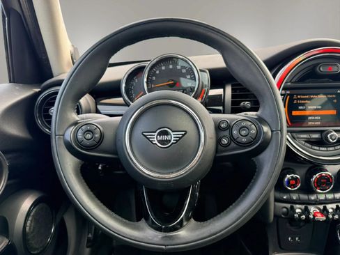 Used 2019 MINI Cooper 4-Door Hardtop FWD image 18