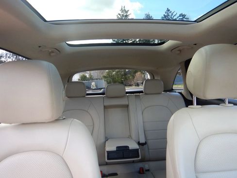 Used 2017 Mercedes-Benz GLC 300 4MATIC w/ Premium 2 Package image 22