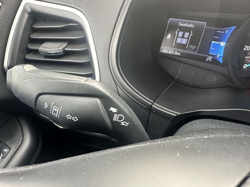 Used 2024 Ford Edge SEL image 19