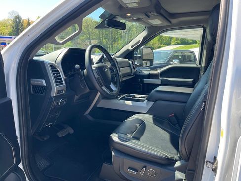 Used 2017 Ford F250 Lariat w/ Lariat Ultimate Package AWD/4WD image 22