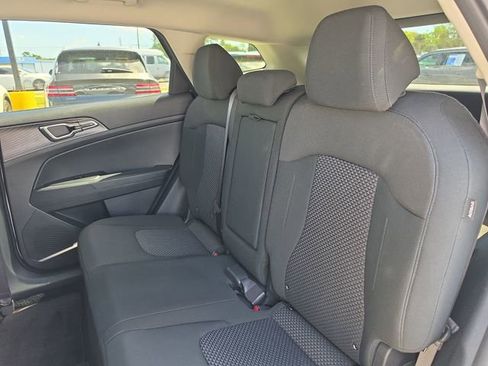 Used 2025 Kia Sportage LX image 26