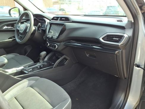 Used 2023 Chevrolet TrailBlazer LT w/ Convenience Package FWD image 11