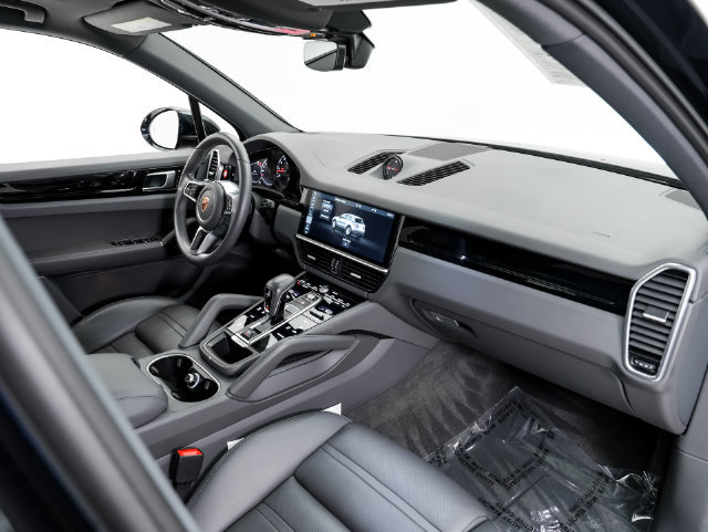 Certified 2020 Porsche Cayenne AWD/4WD image 25