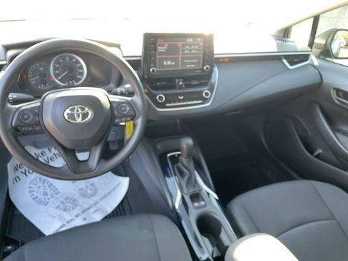 Used 2022 Toyota Corolla LE image 16