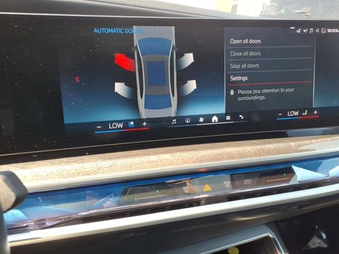 Used 2024 BMW i7 M70 w/ Executive Package AWD/4WD image 35