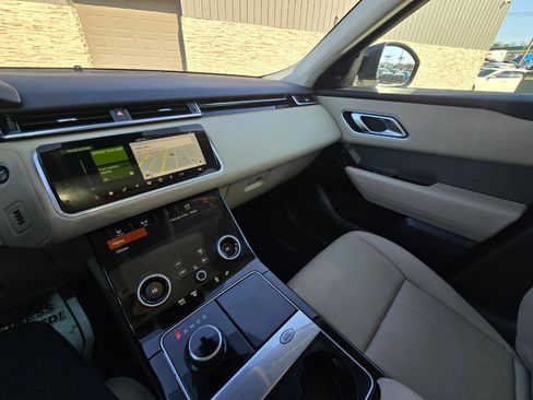 Used 2019 Land Rover Range Rover Velar S image 13