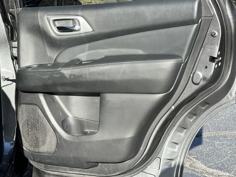 Used 2020 Nissan Pathfinder SV w/ Cargo Package image 17