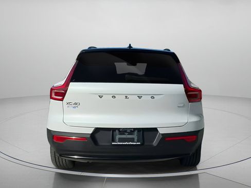 Used 2023 Volvo XC40 Recharge Plus image 24