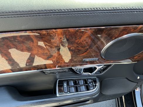 Used 2019 Jaguar XJ R-Sport image 16