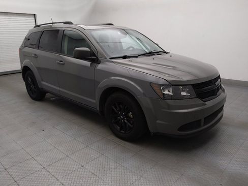 Used 2020 Dodge Journey SE w/ Blacktop Package FWD image 11
