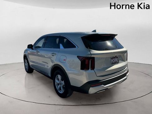 New 2026 Kia Sorento LX FWD image 5