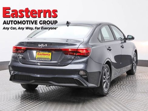 Used 2023 Kia Forte LXS image 5