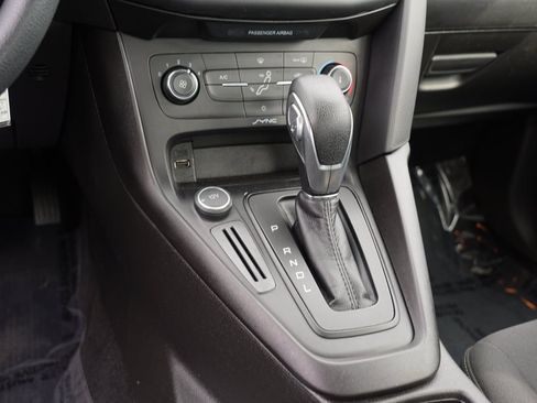 Used 2017 Ford Focus SE FWD image 20